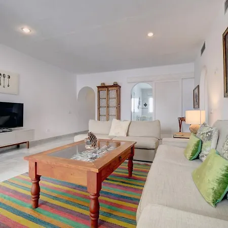 Spacious, Fresh And Fantastic Views Apartment *