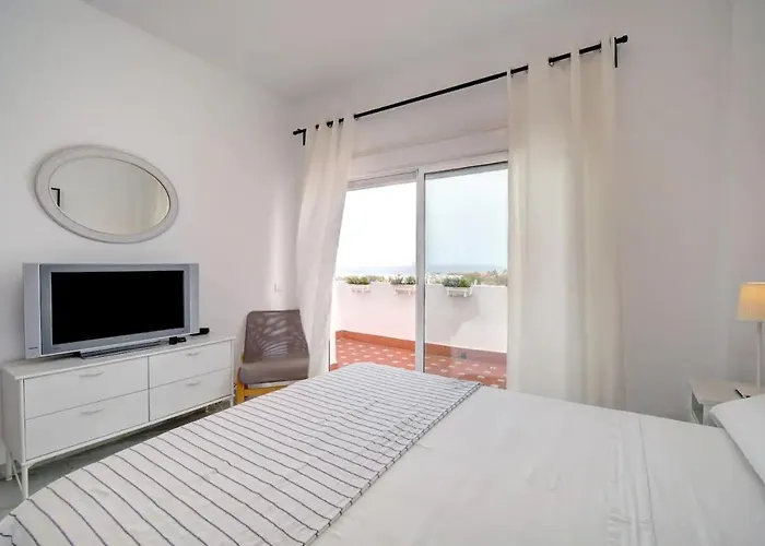 Spacious, Fresh And Fantastic Views *