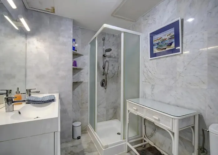 Spacious, Fresh And Fantastic Views *